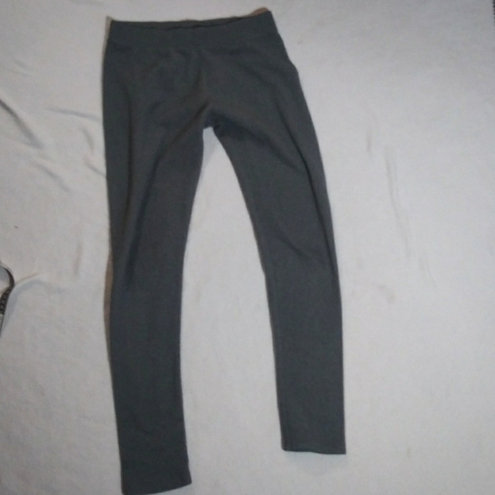 Old Navy skinny fleece plants.